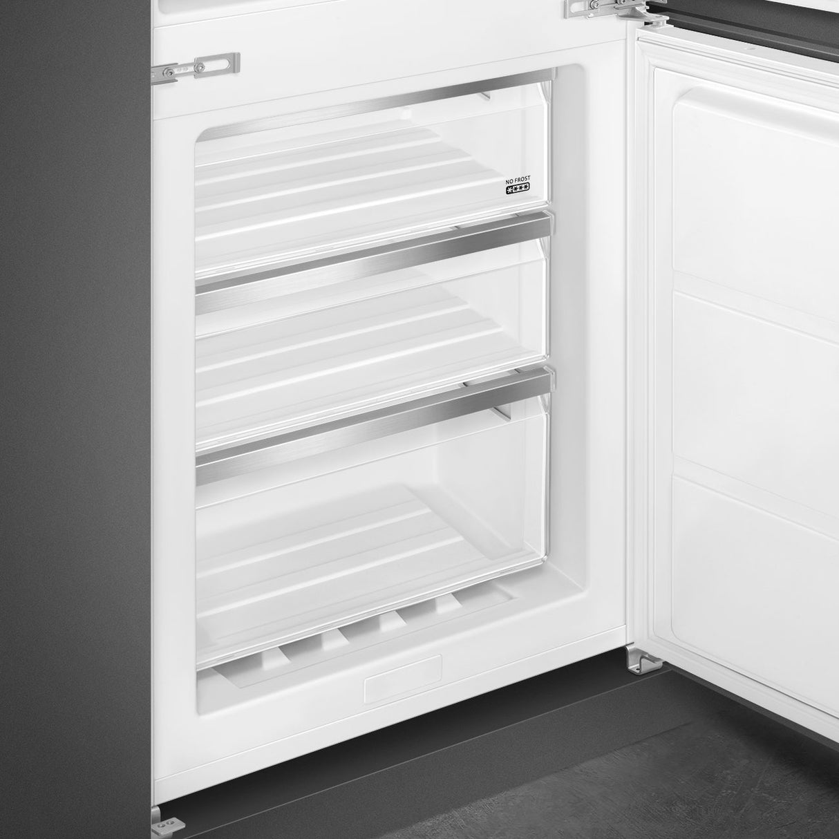 Smeg Universal C9174TN5D Fully Integrated 60/40 Fridge Freezer Frost Free with Sliding Hinge