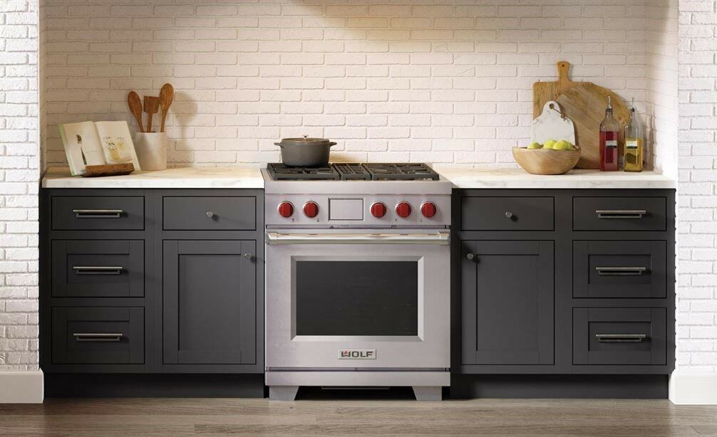 Wolf DF30450/S/P  Dual Fuel Range - 4 Burner