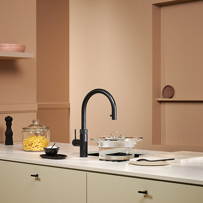 Quooker FXRBLKCOMBI Flex Pull Out Hose Tap with Combi 2.2-EQ B tank Boiling Water Tank - Black