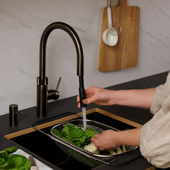 Quooker FXRGMECOMBI Flex Pull Out Hose Tap with Combi 2.2-EQ B tank Boiling Water Tank - Gunmetal