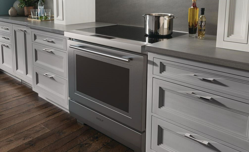 Wolf IR36550/S/T 36" Induction Range - 5 Induction Zones