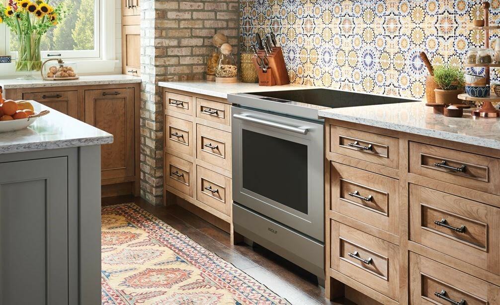 Wolf IR36550/S/T 36" Induction Range - 5 Induction Zones