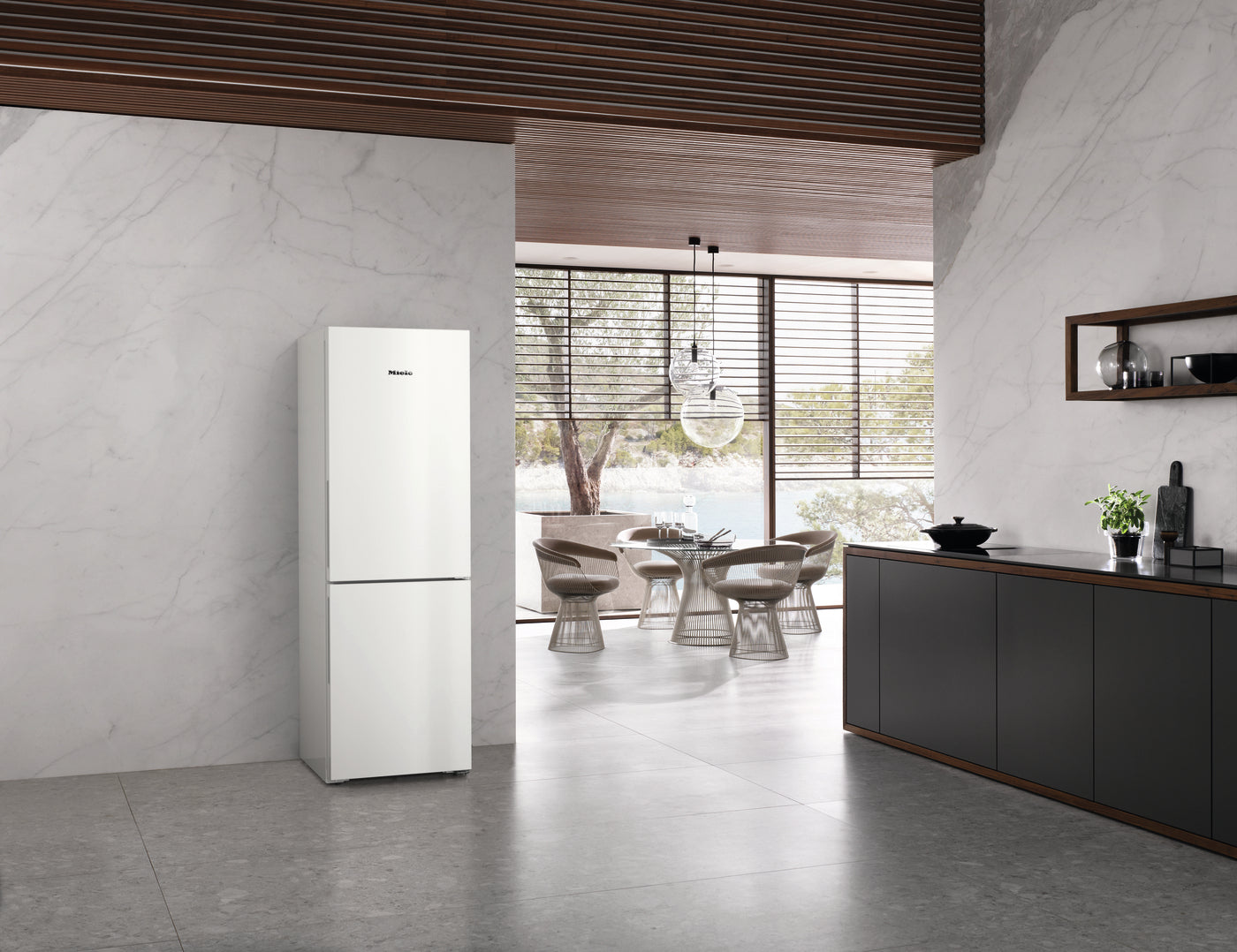 Miele KFN4375CD White Freestanding 60/40 Fridge-Freezer