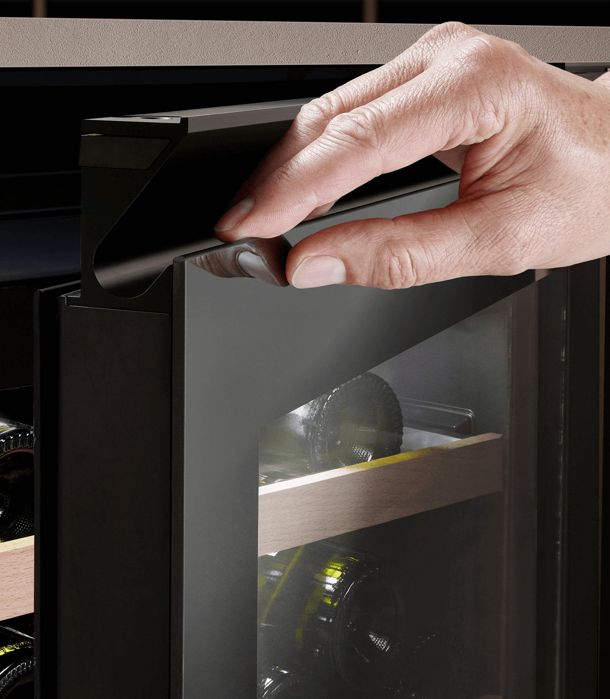 LIEBHERR UWgb3632 Vinidor - Integrated Undercounter Wine Cooler - Black & Glass