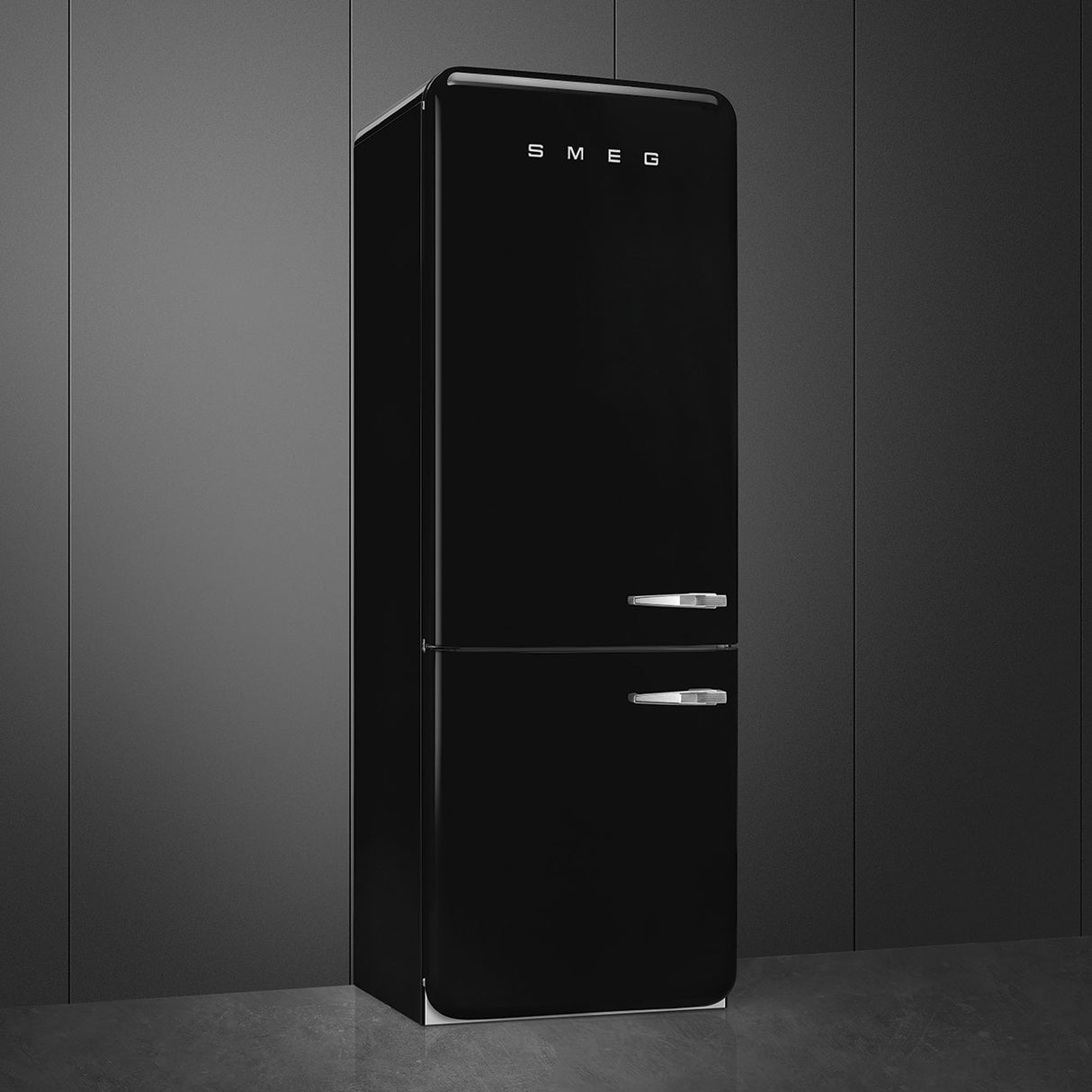 Smeg FAB38LBL6 Retro Free Standing Refrigerator in Black Left hand hinge 706 mm wide Gloss finish - Lux Appliances 