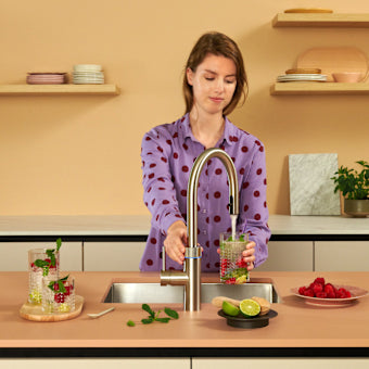 Quooker FXRSSTRCOMBI Flex Pull Out Hose Tap with Combi 2.2-EQ B tank Boiling Water Tank - Stainless Steel