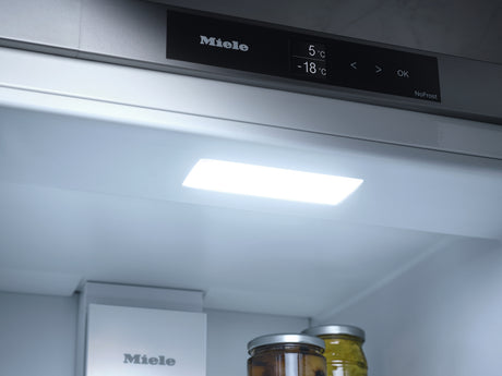Miele KFN4375CD White Freestanding 60/40 Fridge-Freezer