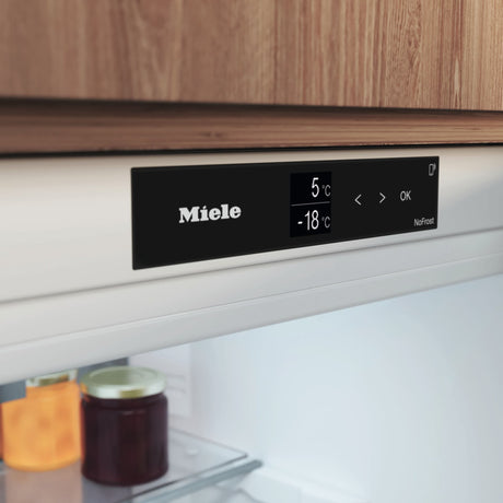 Miele KFN7844C Fully Integrated 70/30 Fridge-Freezer – Fixed Hinge