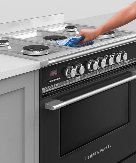Fisher & Paykel OR90SCG4B1 90cm Series 7 Classic Dual Fuel 5 Burner Freestanding Cooker - Black