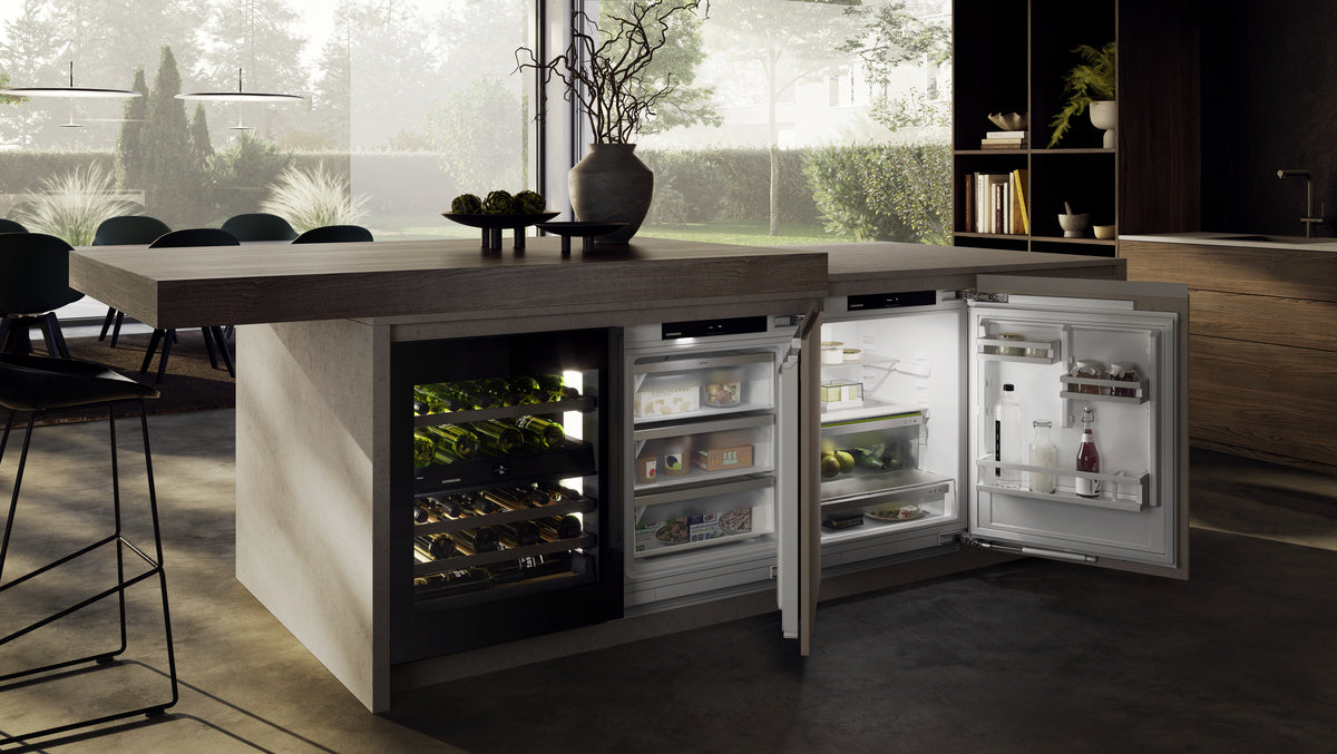 LIEBHERR UWgbi 3682 Vinidor Selection - Integrated Wine Cooler Black & Glass