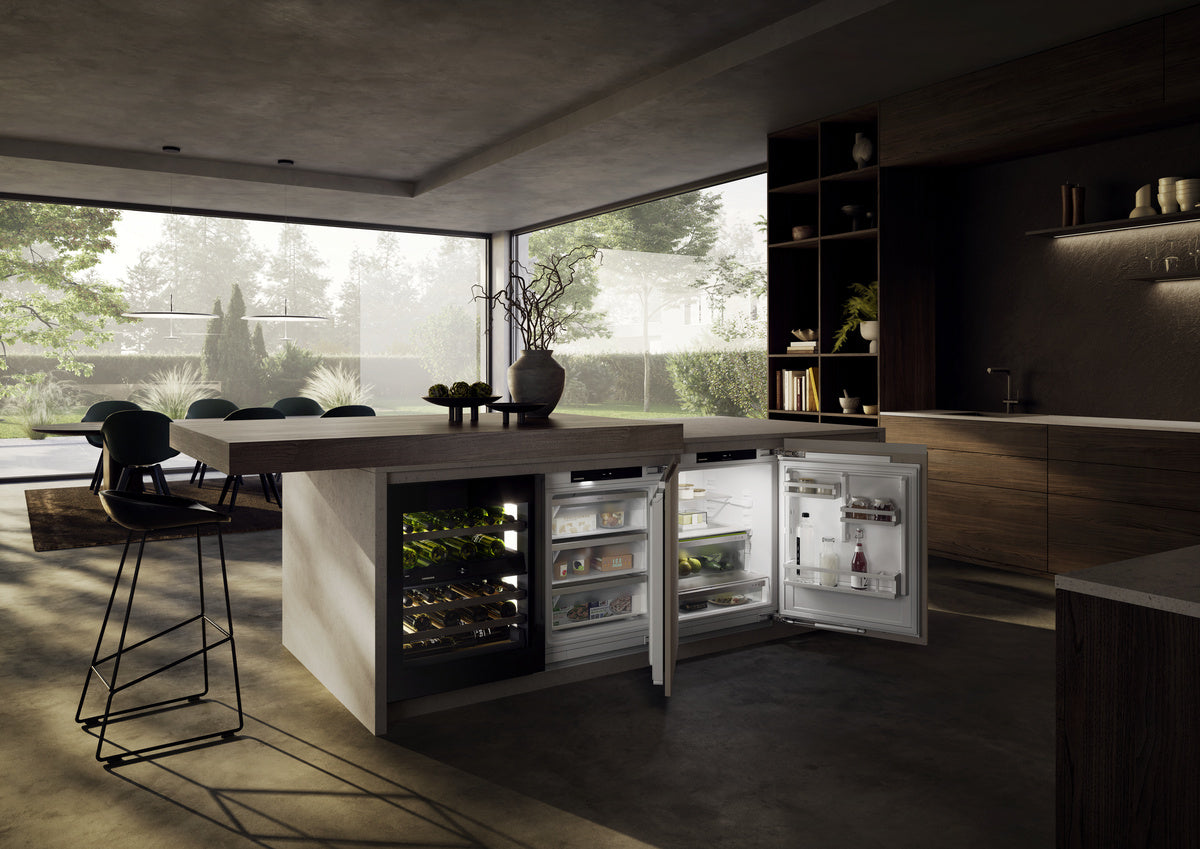 LIEBHERR UWgbi 3682 Vinidor Selection - Integrated Wine Cooler Black & Glass